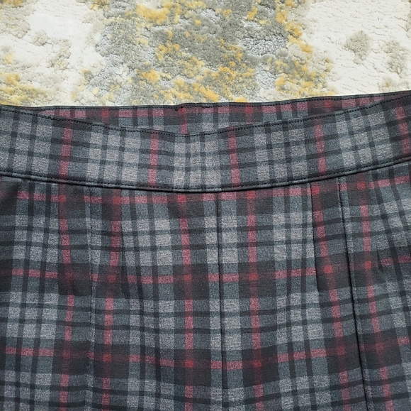 Tailored Slim Stretch Pants with Back Welt Pockets - Picture 3 of 16